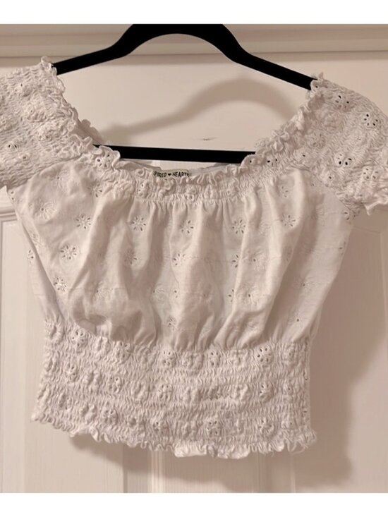 Tops - White Crop Top - Medium